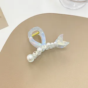 Détails de la pince à cheveux queue de poisson avec perles élégantes et strass brillants