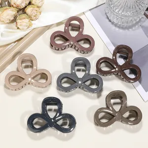 Elegant Acrylic Hollow Clover Bow Hair Claw Clip With Glitter Large 8cm Shark Clip For Women Hair Styling Accessories