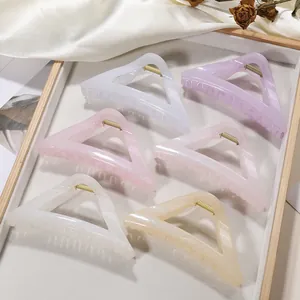 Women's Large Triangle Geometric Hair Claw Clip Non-slip Shark Clip With Fine Shimmer Elegant Polycarbonate Hair Accessories