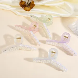 Elegante Acryl Künstliche Perlenimitat Haarklammer Große Gedrehte Schleife Hai-Clip Halbdurchsichtige Bonbonfarben Handgefertigter Haarschmuck Für Damen