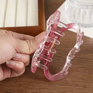 Pince à cheveux dégradé rose en forme de nuage en plastique écologique à la main