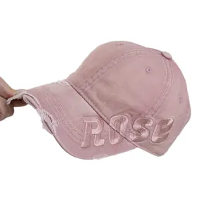 Vintage καπέλο μπέιζμπολ σε σάπιο μήλο με κέντημα ROSE και σχέδιο με σκισίματα
