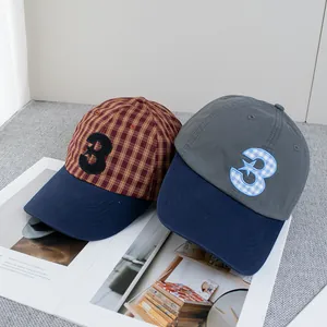 Casquette vintage avec broderie numéro 3 et motif à carreaux style décontracté