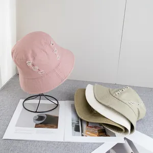 Chapeau bob en coton avec détails déchirés pour femmes en rose, beige, kaki et vert