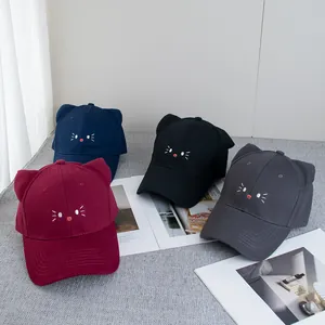 Cappellino da baseball con orecchie di gatto e ricami in quattro colori alla moda