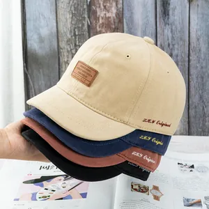 Casquette de Baseball Rétro en Coton à Bord Court Avec Étiquette en Cuir Broderie de Lettres Chapeau de Soleil Réglable pour Hommes Femmes
