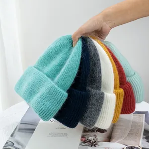 Gorros de punto de mezcla de pelo de conejo en varios colores con borde enrollado