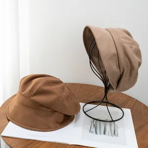 Chapeaux bob vintage élégants en daim marron et kaki pour femmes style hiver