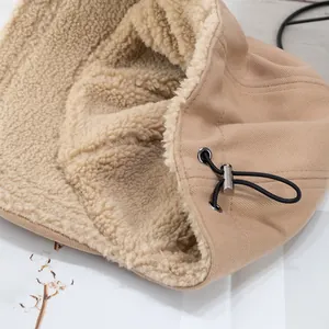 Cappello da equitazione invernale cammello con fodera in sherpa e coulisse regolabile