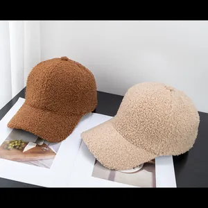 Berretti da baseball in lana d'agnello marrone e beige per calore autunno inverno