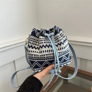 Γυναικεία Vintage Ethnic Υφαντή Τσάντα Bucket Λουλουδάτο Κέντημα Γεωμετρικό Κορδόνι Τσάντα Χιαστί Casual Ταξιδιωτική Τσάντα