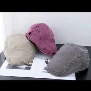 Vintage gewassen katoenen baret in khaki, bordeaux en grijs met verstelbare metalen gesp