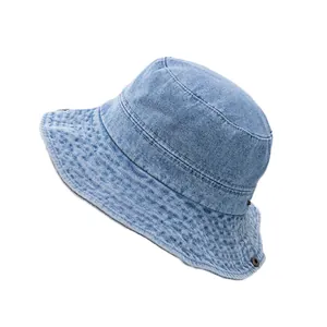 Chapeau bob en denim classique avec surpiqûres en grille et bouton en métal rétro