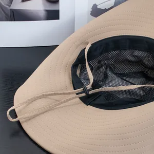 Chapeau de soleil kaki à large bord avec doublure en mesh et cordon coupe-vent réglable