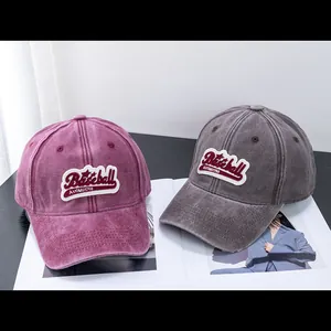 Gorras de béisbol vintage de algodón lavado en burdeos y gris con parches bordados