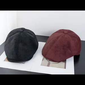 Berretti retrò in stile britannico in pelle scamosciata neri e rosso scuro da donna
