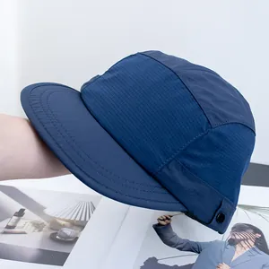 Detail der dunkelblauen Five-Panel-Mütze mit atmungsaktivem Ripstop-Nylongewebe