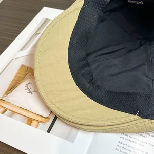 Casquette rétro kaki avec bord à coutures multiples et bandeau de sudation interne