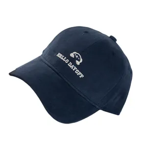 Berretto retrò blu scuro con ricamo panda bianco e scritta Hello Dayoff alla moda