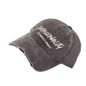 Dunkelgraue gewaschene Baseballkappe mit weißem Personality-Stick im Streetstyle