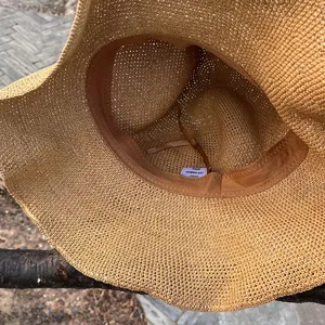 Handgefertigter Häkel-Sonnenhut aus 100% natürlicher Zellulosefaser für Sommerreisen