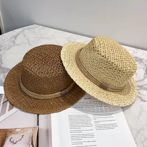 Chapeaux de paille ajourés de style rétro français en café et beige pour la plage