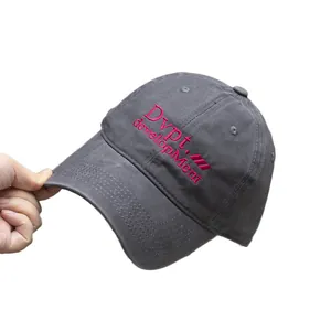 Casquette de baseball en coton gris anthracite avec broderie rose Dvpt. et visière courbée