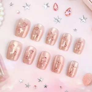 Süße Rosa Künstliche Nägel Zum Aufkleben Kurze Trapezform 3D Metallisches Herz Stern Muster Katzenauge Glänzend Damen Dekoration