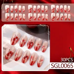 Set 30 unghie a mandorla rosse occhio di gatto con decorazioni ciliegia e sfumature bianche