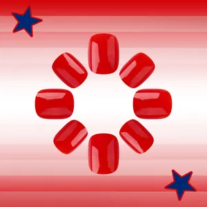 Faux ongles rouges brillants pour la fête de l'indépendance avec forme carrée arrondie