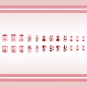 Rosa süße Kirsch und Erdbeere Schachbrett kurze ovale Kunstnägel Set mit 24 Stück