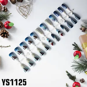 Kerst kunstnagels met blauw kleurverloop, sneeuwpop en winterse huisjes ontwerpen