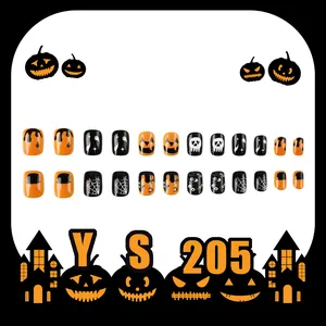 Faux ongles courts pailletés pour Halloween avec motifs citrouille et araignée