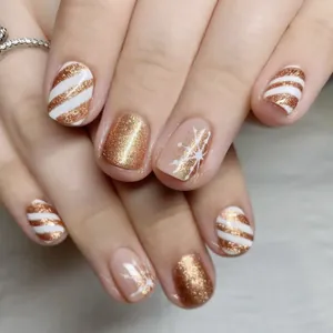 Christmas Gold Glitter Snowflake Stripes Short Round Press On Nails For Women Holiday Party Manicure Decoration Finger Art
