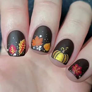 Short Glossy Autumn Maple Leaf Pumpkin Pattern False Nails Halloween Style Women Press On Nails Nail Art Decoration Gift