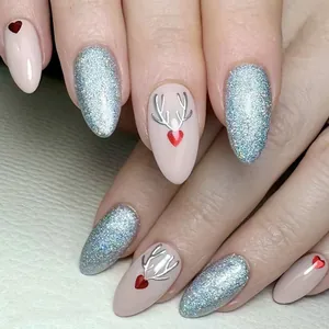 Christmas Short Press On Nails Silver Glitter Reindeer Heart Pattern Glossy Fake Nails For Women Winter Holiday Manicure Decor