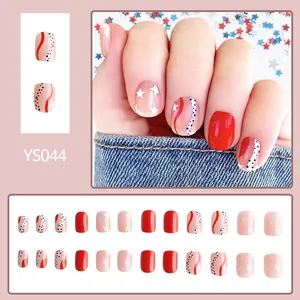 Faux ongles carrés brillants avec motifs cœurs rouges, pois et étoiles, ensemble de 24