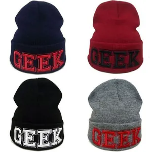 Bonnet Tricoté Brodé Lettre GEEK Pour Hommes Femmes Hiver Chaud Bonnet en Acrylique Mode Streetwear