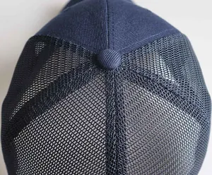 Klassische dunkelblaue Mesh-Trucker-Kappe mit 6-Panel-Design und verstellbarem Knopf