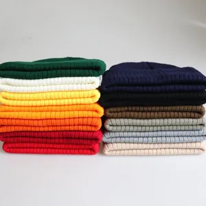 Übergroße gerippte Strickmützen für Damen und Herren in verschiedenen Farben für den Winter