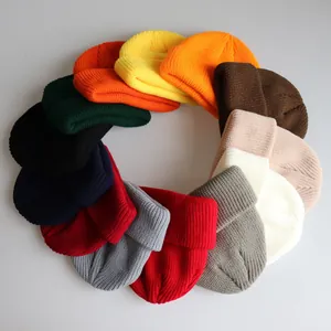 Unisex Strickmützen in verschiedenen lebhaften Farben kreisförmig für den Winter