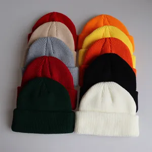 Unisex Rippstrick-Beanie-Mützen in zehn Uni-Farben für Wärme im Herbst und Winter