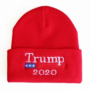 Rote Trump 2020 Strickmütze mit gestickter US-Flagge und Sternen für den Winter