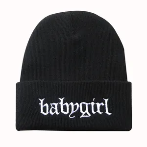Gothic Babygirl Bestickt Acryl Strickmütze Für Damen Herren Winter Warm Gerippt Hip Hop Streetwear Umschlag Mütze