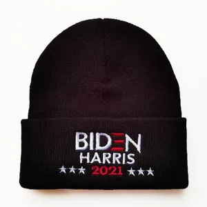 Μαύρος πλεκτός σκούφος με κέντημα Biden Harris 2021 και λευκά αστέρια για τον χειμώνα
