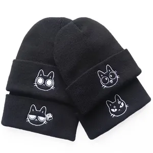 Unisex Cartoon Katze Ausdruck Stickerei Beanie Warme Acryl Strickmütze Hip Hop Streetwear Gerippter Rand Winter Skull Cap Erwachsene
