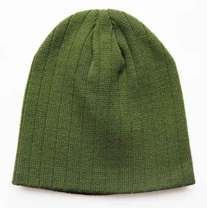 Klassische olivgrüne Rippstrick-Beanie für Damen und Herren aus dickem warmem Stoff