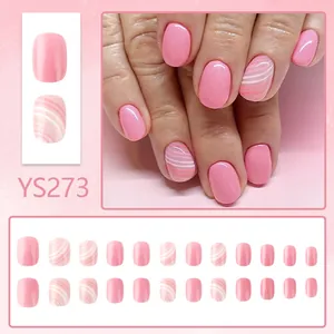 Unghie finte corte lucide rosa e bianche con strisce marmorizzate per l'uso quotidiano