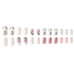 Französische Tulpen-Klebenägel Set mit cremeweißen und silbernen Glitzer-Blumendesigns