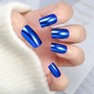 Faux ongles courts bleu miroir chromé avec fini métallique brillant kit de 24 pièces